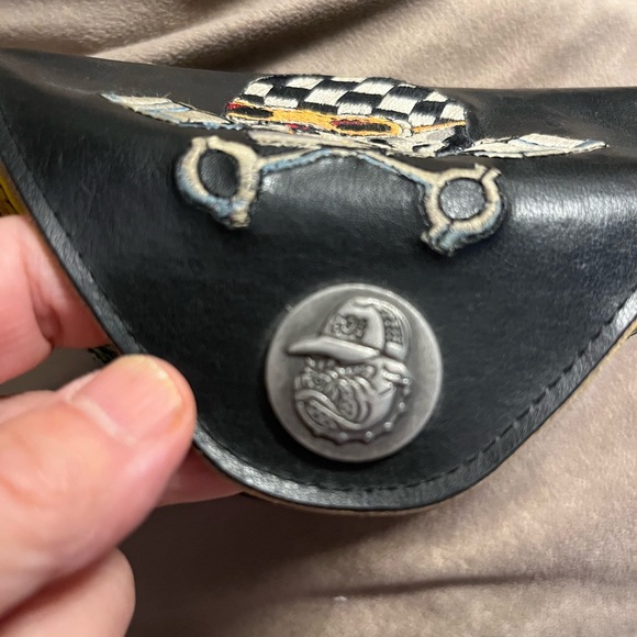 Ed Hardy Black and Gold Sunglasses Case - Picture 3 of 9